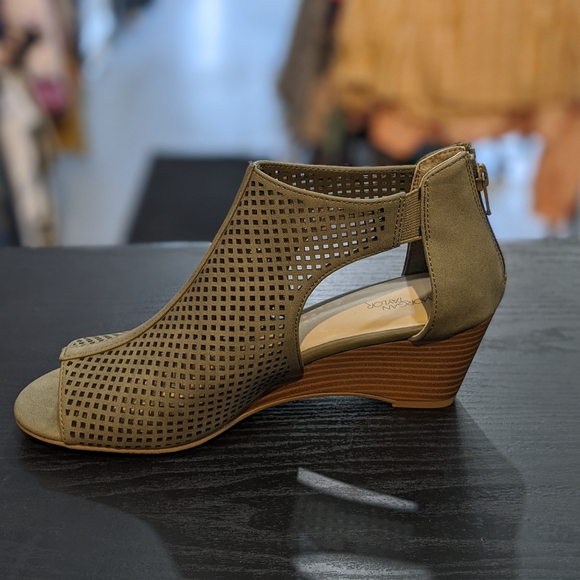 Morgan Taylor Shoes - Morgan Taylor Sandal